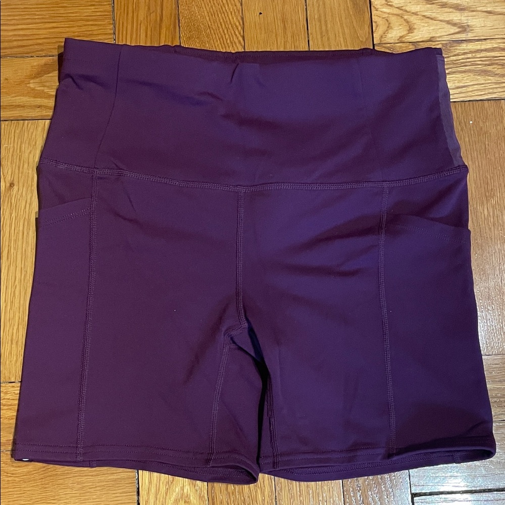 Oiselle pocket jogger shorts- plum color- size 08
